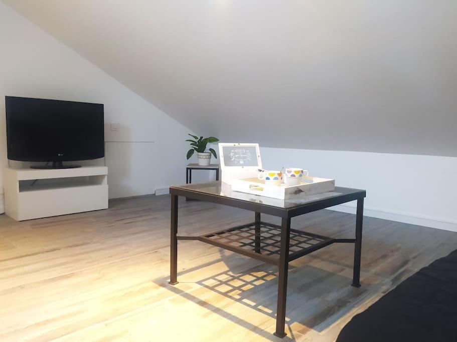 Suite Mansardee Independante, 25Min Lyon-Villefranche Chazay-d'Azergues Eksteriør billede